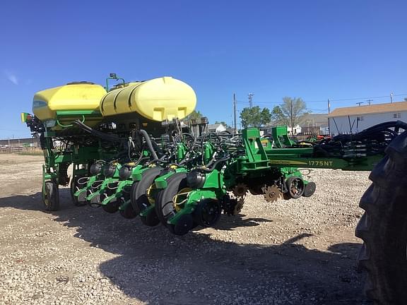 Image of John Deere 1775 equipment image 1