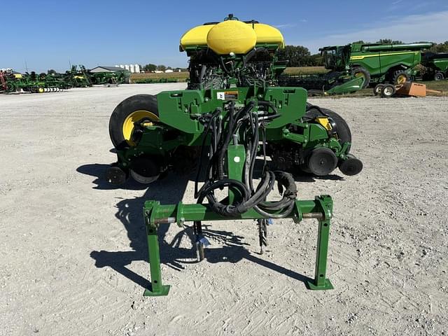 Image of John Deere 1775 equipment image 1