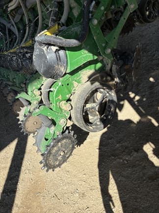 Image of John Deere 1775 equipment image 1
