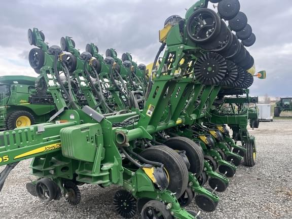 Image of John Deere 1795 Primary image