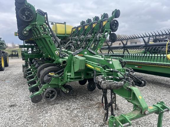 Image of John Deere 1795 equipment image 2