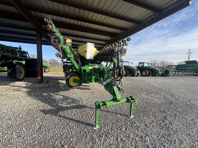 Image of John Deere 1795 equipment image 4