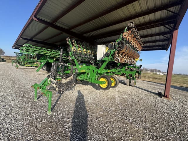 Image of John Deere 1795 equipment image 1