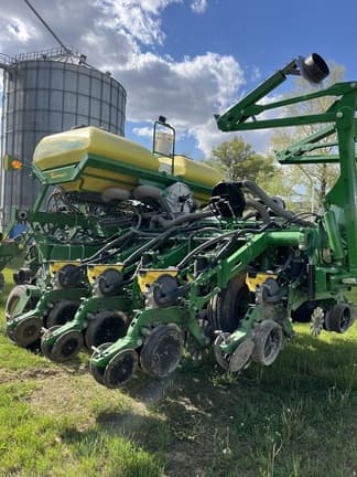 Image of John Deere 1795 equipment image 3