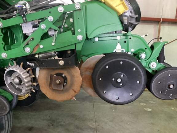 Image of John Deere 1795 Image 1