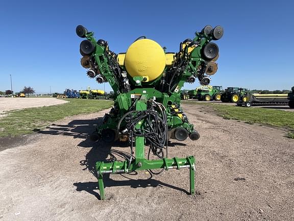 Image of John Deere 1795 equipment image 1