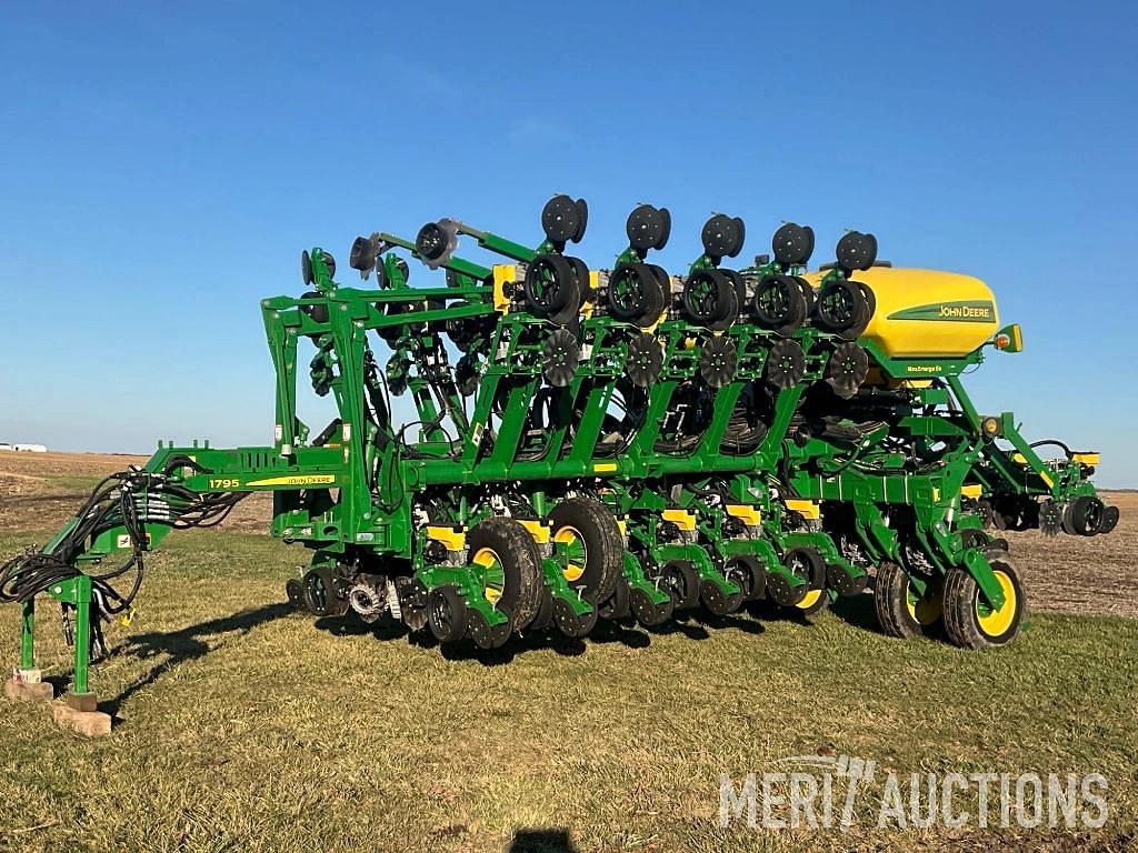 Image of John Deere 1795 Primary image