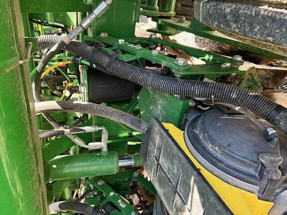 Image of John Deere 1795 equipment image 1