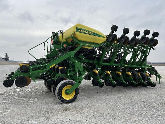 Image of John Deere 1795 equipment image 4