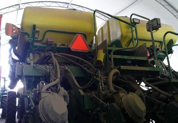Image of John Deere 1795 equipment image 3