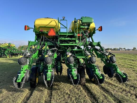 Image of John Deere 1795 equipment image 4