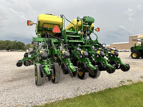 Image of John Deere 1795 equipment image 4