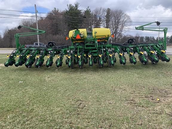 Image of John Deere 1795 equipment image 4