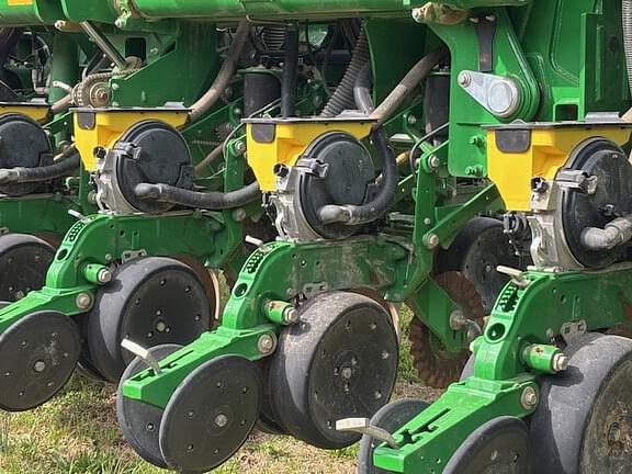 Image of John Deere 1795 equipment image 4