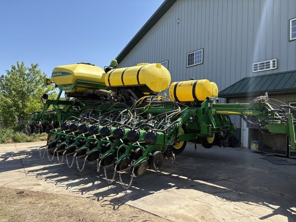 Image of John Deere 1795 equipment image 4