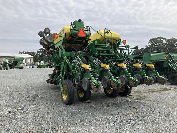 Image of John Deere 1795 equipment image 2