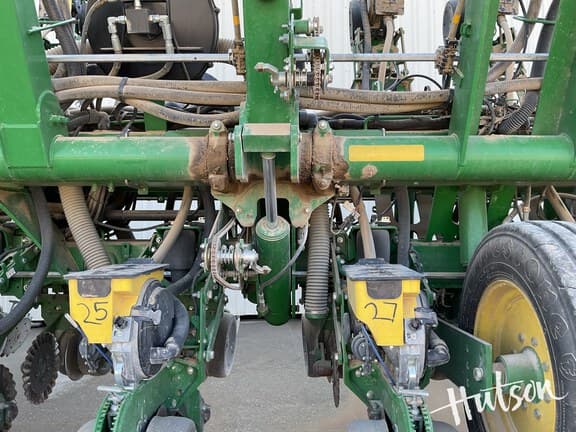 Image of John Deere 1795 equipment image 2