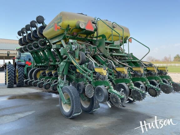 Image of John Deere 1795 equipment image 3