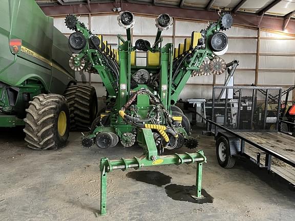 Image of John Deere 1795 equipment image 4