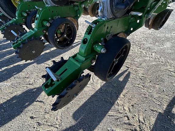 Image of John Deere 1795 equipment image 4
