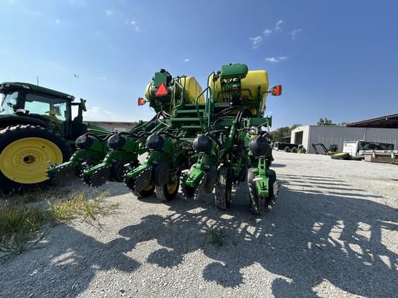 Image of John Deere 1795 equipment image 2