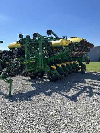 2020 John Deere 1795 Equipment Image0