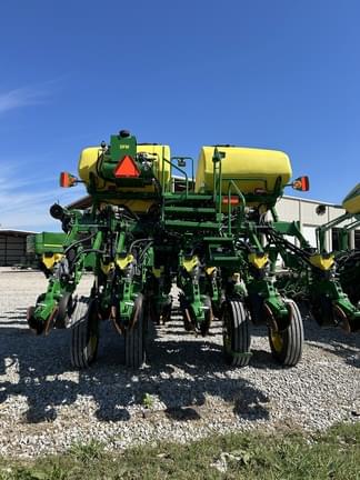 Image of John Deere 1795 equipment image 4