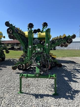 Image of John Deere 1795 equipment image 1