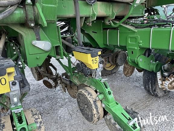 Image of John Deere 1795 equipment image 1