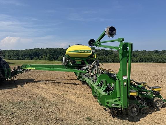 Image of John Deere 1795 equipment image 2