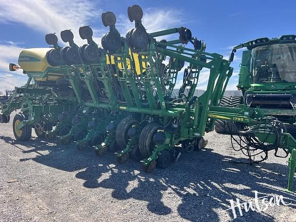 Image of John Deere 1795 equipment image 1