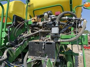 Main image John Deere 1795 6