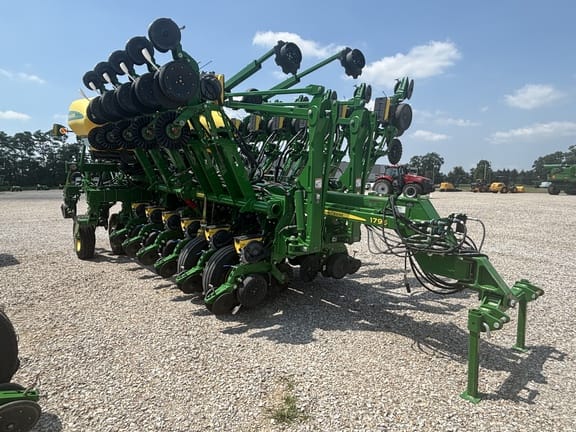 2020 John Deere 1795 Equipment Image0
