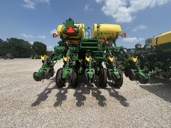 Image of John Deere 1795 equipment image 4