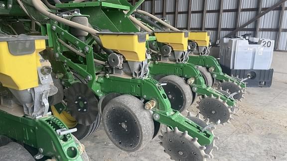 Image of John Deere 1795 equipment image 4