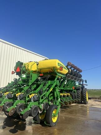 Image of John Deere 1795 equipment image 1