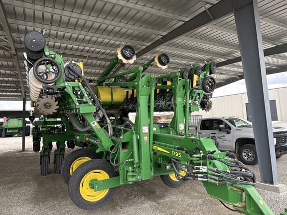 Image of John Deere 1795 equipment image 1