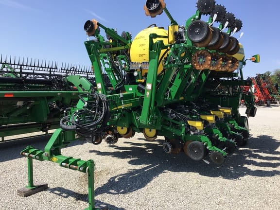2020 John Deere 1795 Equipment Image0