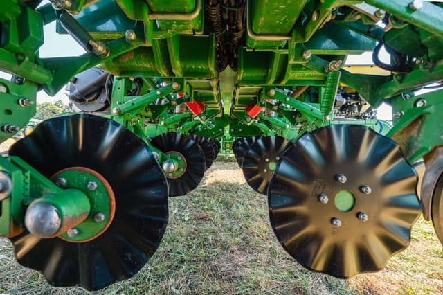 Image of John Deere 1795 equipment image 2