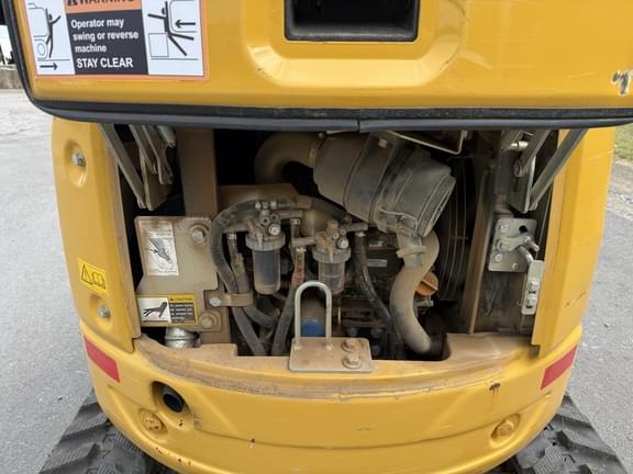 Image of John Deere 17G equipment image 2