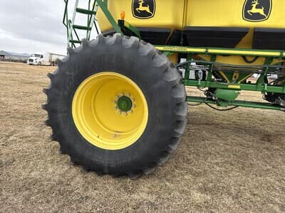 Image of John Deere 1830 equipment image 4