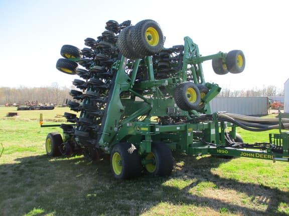 Image of John Deere 1890 equipment image 3