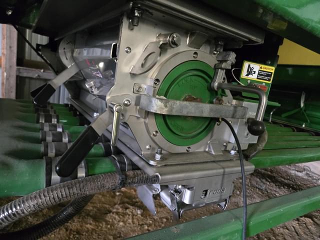 Image of John Deere 1890 equipment image 3