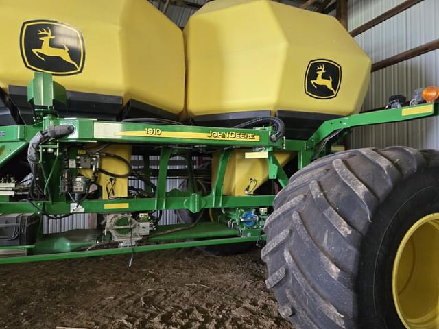 Image of John Deere 1890 equipment image 1