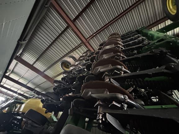 Image of John Deere 1890 equipment image 2