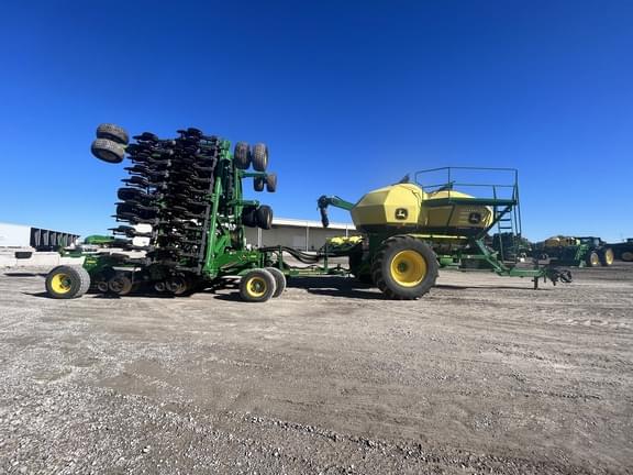 Image of John Deere 1890 equipment image 3