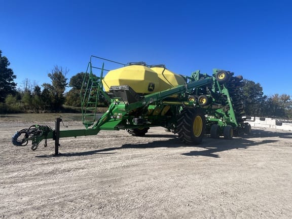 2020 John Deere 1890 Equipment Image0