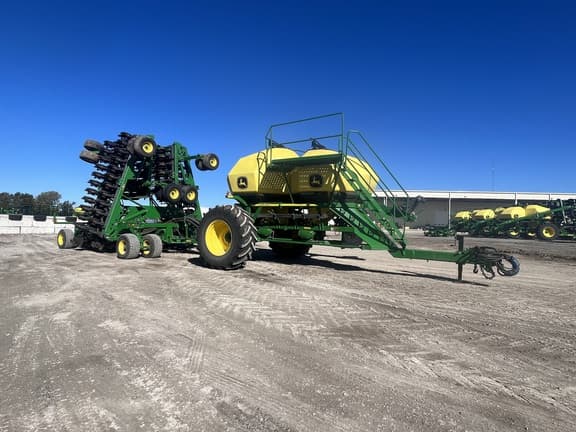 Image of John Deere 1890 equipment image 1