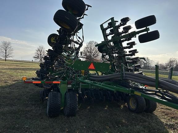 Image of John Deere 1890 equipment image 4