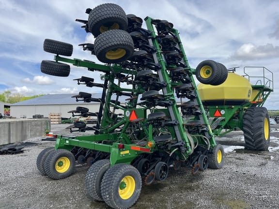 2021 John Deere 1890 Equipment Image0